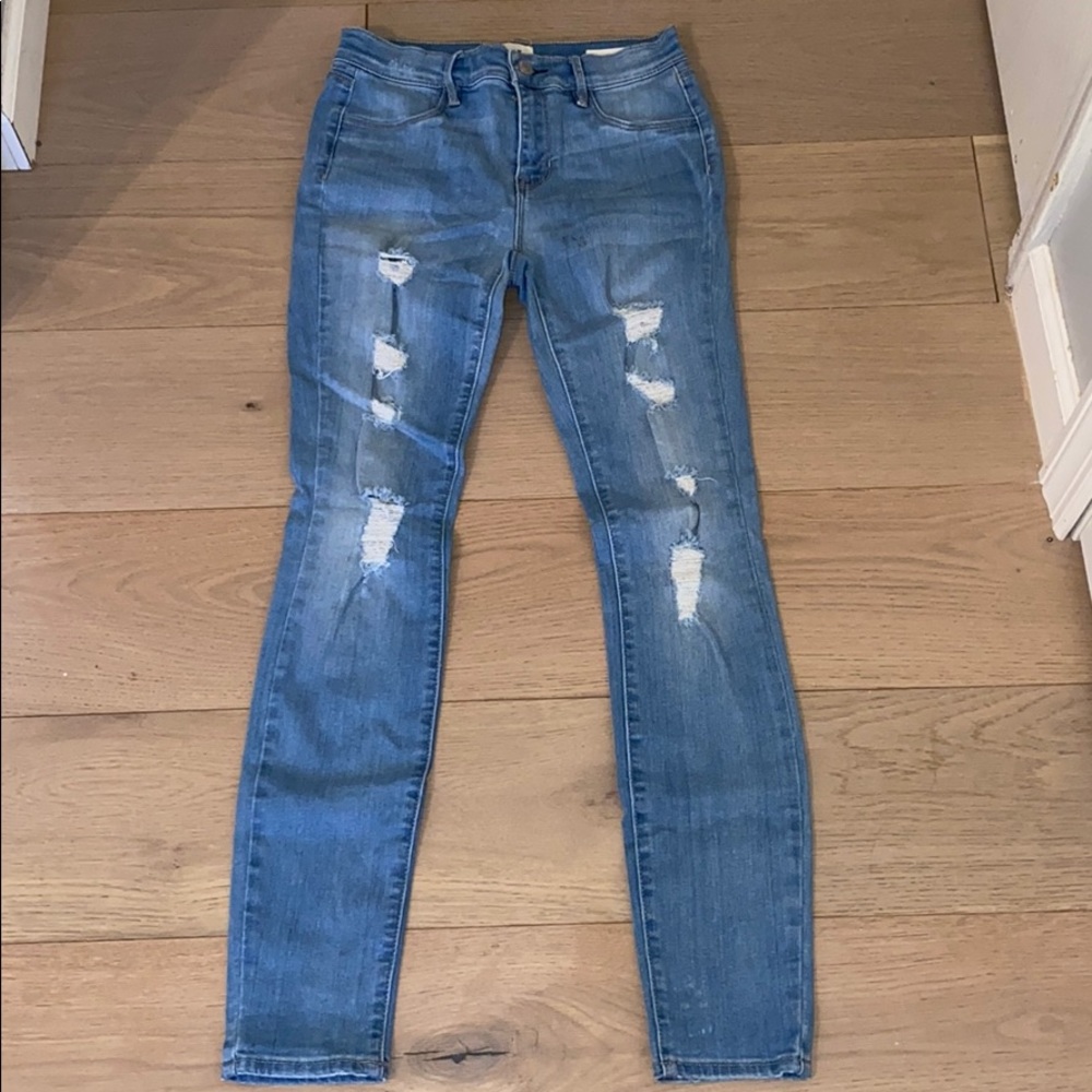light colored skinny jeans